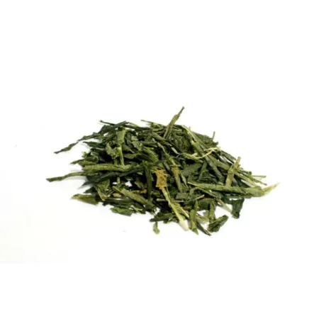 Szerokie, płaskie liście japońskiej zielonej herbaty Japan Bancha Premium o intensywnym kolorze – sklep dorotea.pl