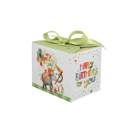 Porcelanowy kubek z napisem Happy Birthday, metalowym zaparzaczem i pokrywką w eleganckim pudełku prezentowym z kokardą – dorotea.pl